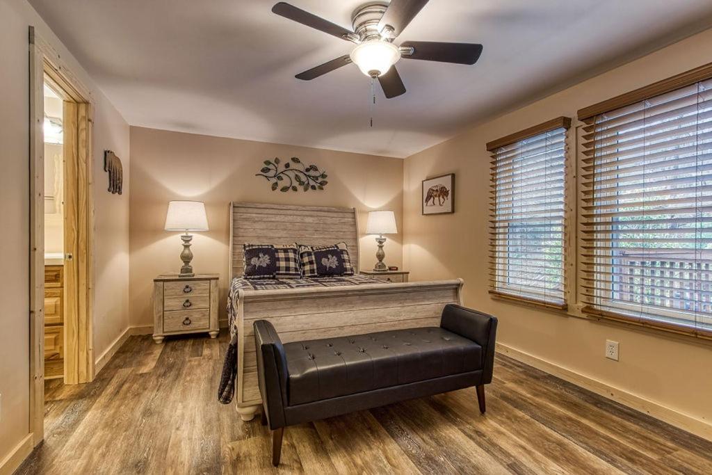 Whispering Winds, Hot Tub, Game Room, Wifi, 1089 Free Tickets Each Paid Day, Dollywood And More Gatlinburg Exterior foto