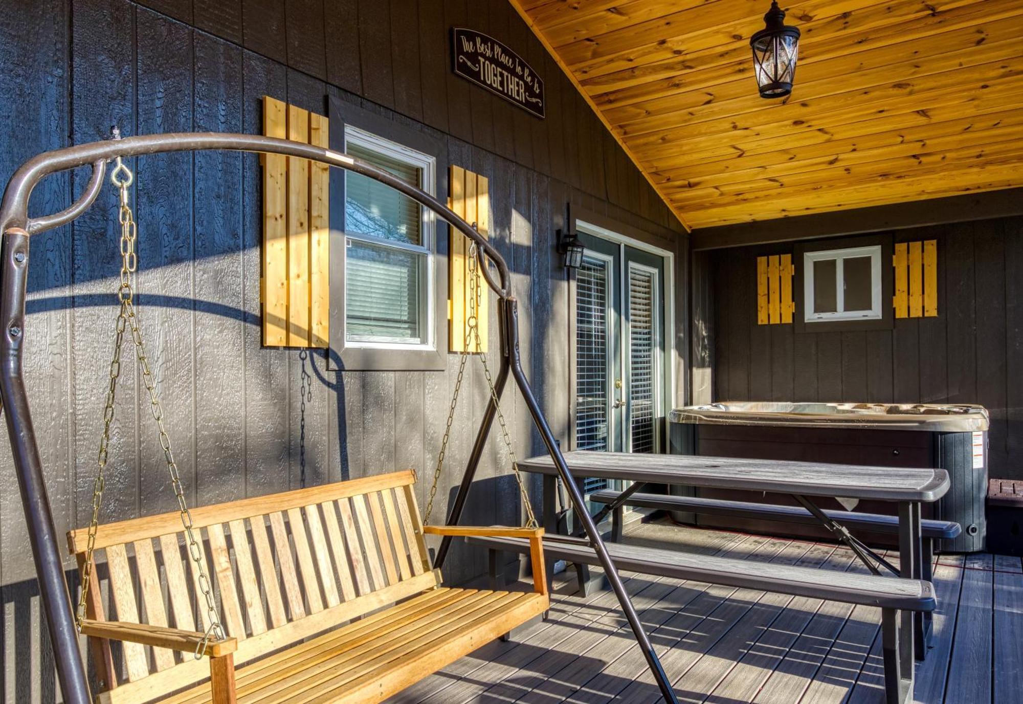 Whispering Winds, Hot Tub, Game Room, Wifi, 1089 Free Tickets Each Paid Day, Dollywood And More Gatlinburg Exterior foto