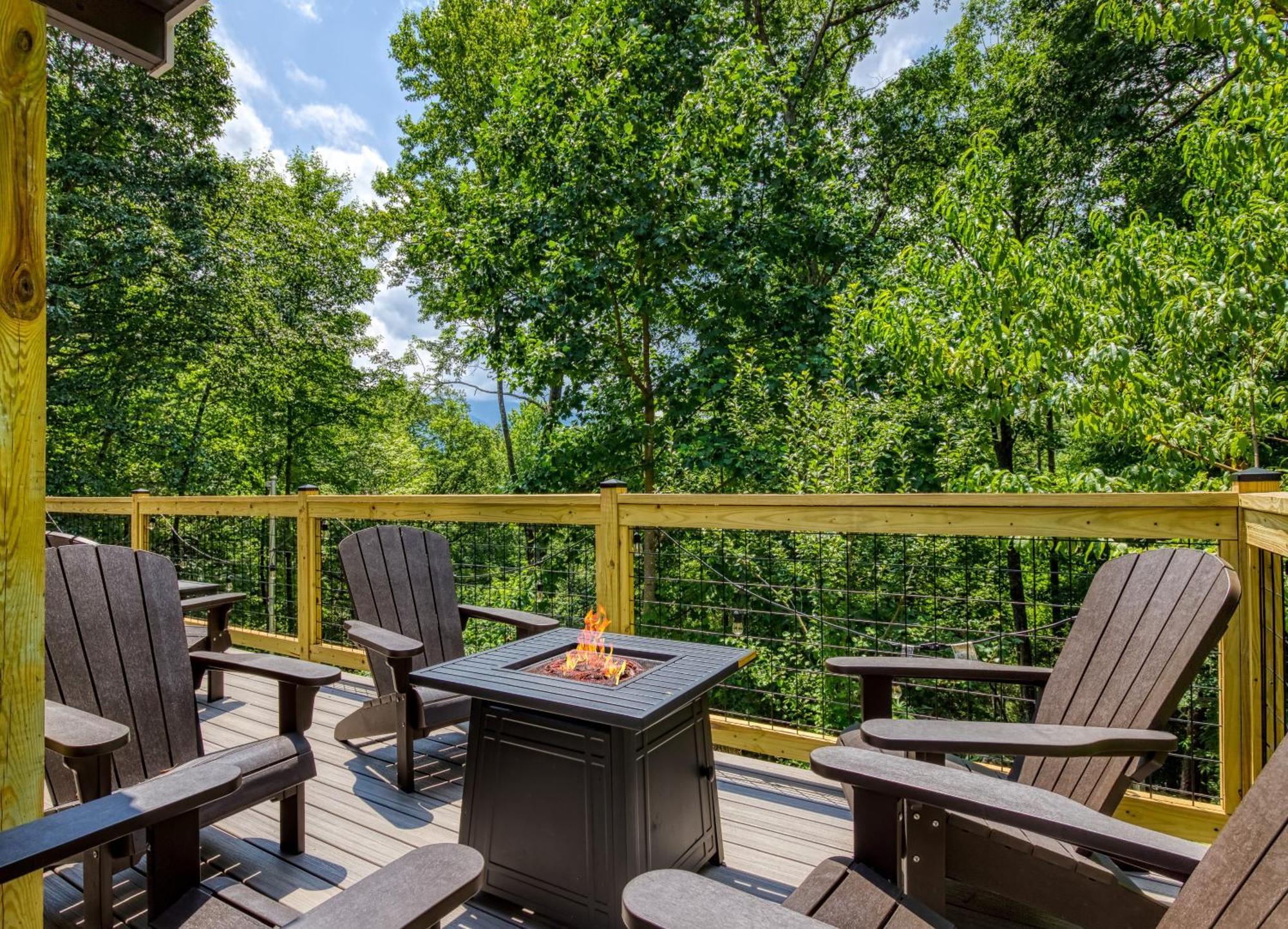 Whispering Winds, Hot Tub, Game Room, Wifi, 1089 Free Tickets Each Paid Day, Dollywood And More Gatlinburg Exterior foto