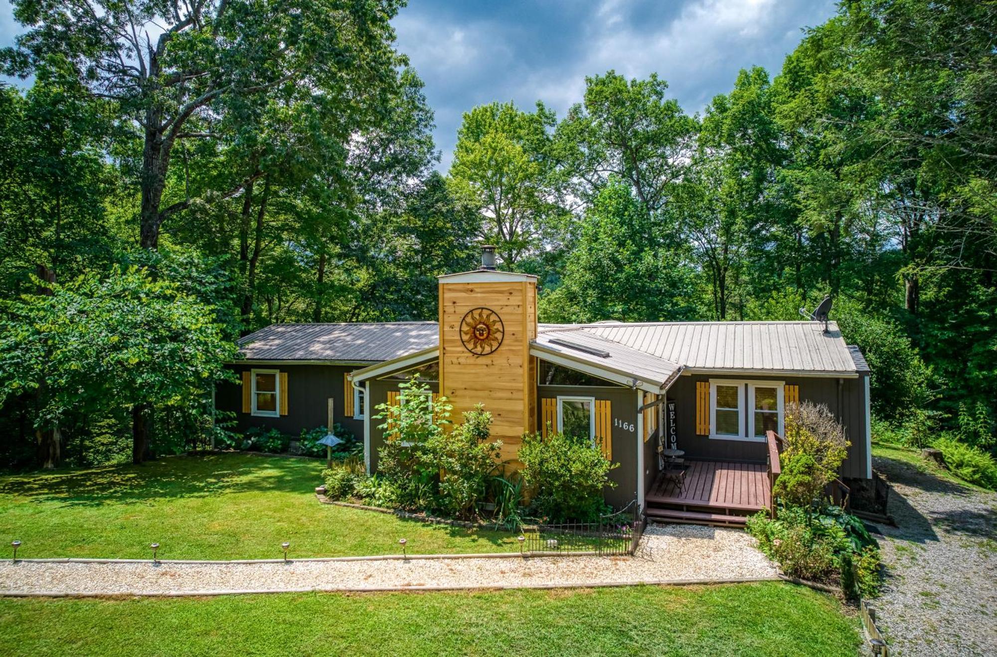 Whispering Winds, Hot Tub, Game Room, Wifi, 1089 Free Tickets Each Paid Day, Dollywood And More Gatlinburg Exterior foto