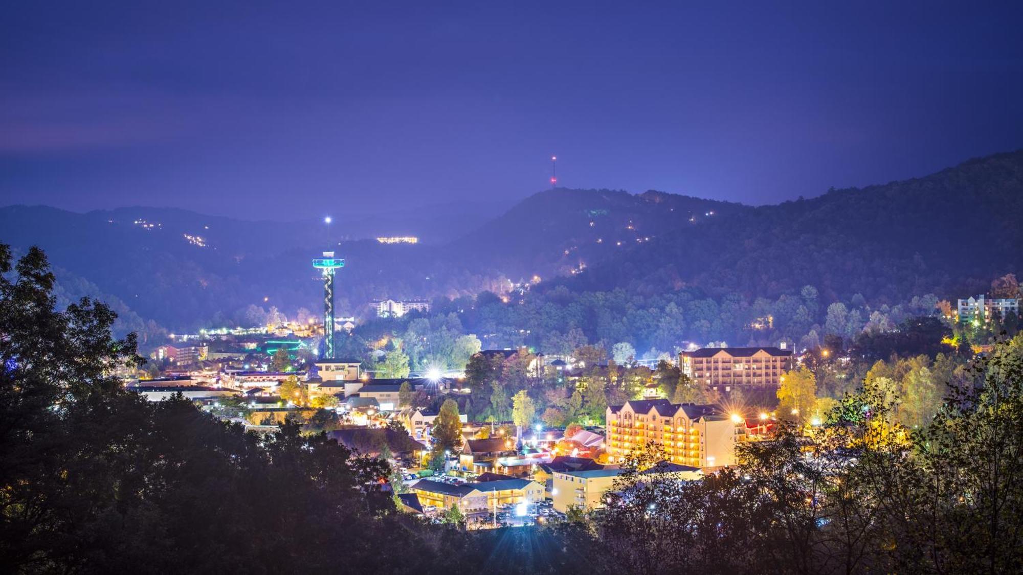 Whispering Winds, Hot Tub, Game Room, Wifi, 1089 Free Tickets Each Paid Day, Dollywood And More Gatlinburg Exterior foto